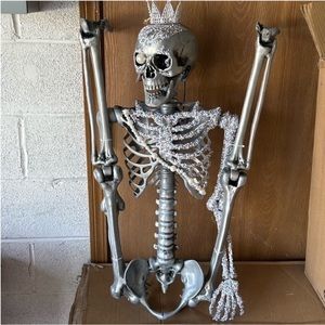 Martha Stewart LED Silver Glitter Bedazzled Skeleton